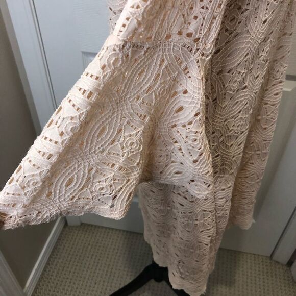 Ronni Nicole pink lace eyelet bell sleeve dress size medium - Picture 8 of 14